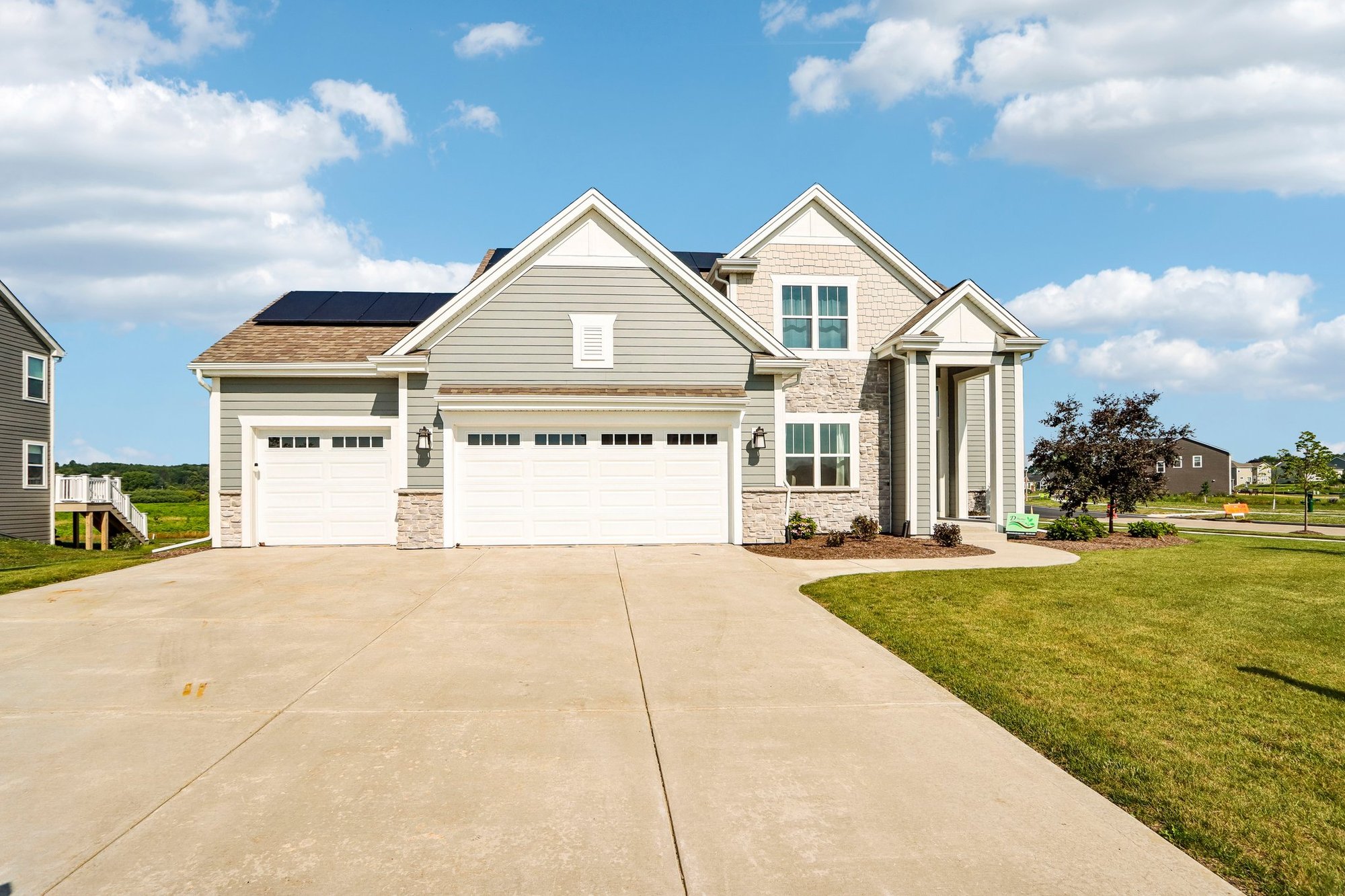 1-web-or-mls-w256n6649 Beaver Creek Ln-S1607-001-1
