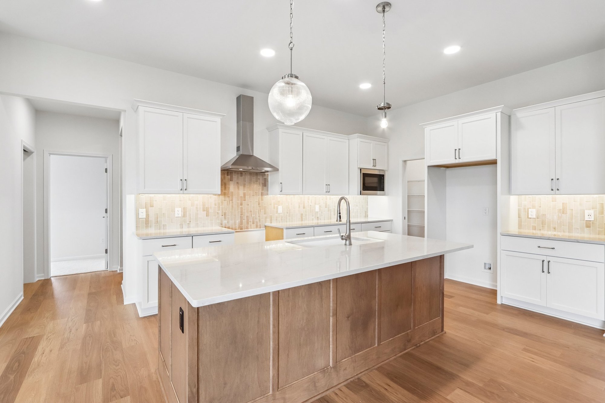 16-web-or-mls-N68W26123 Brighton Dr-S2309-016