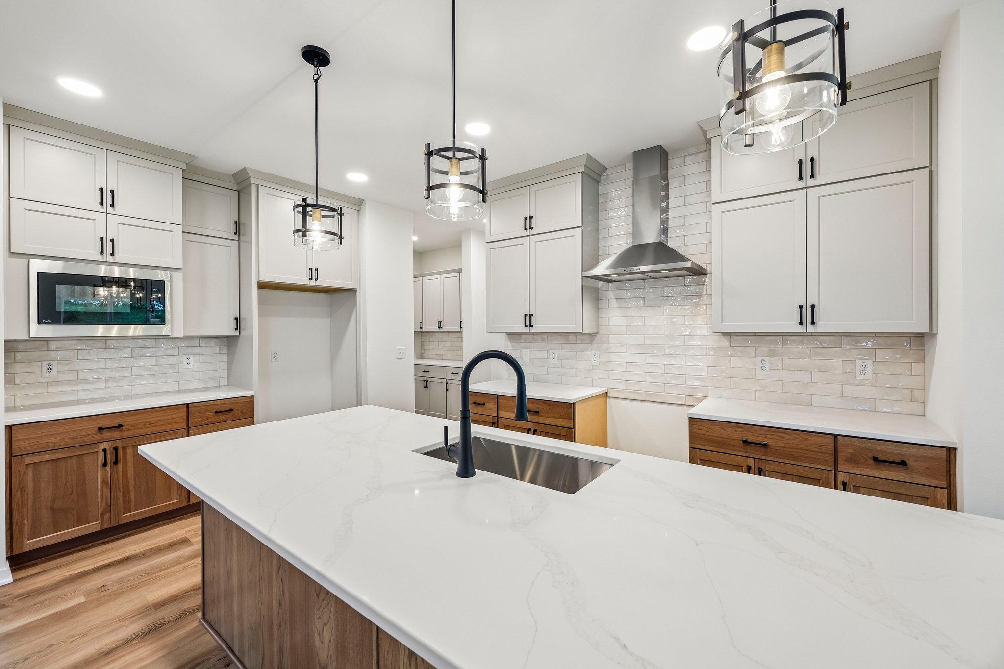 17-web-or-mls-W275N8210 Harvest Ct-S0509-017-1