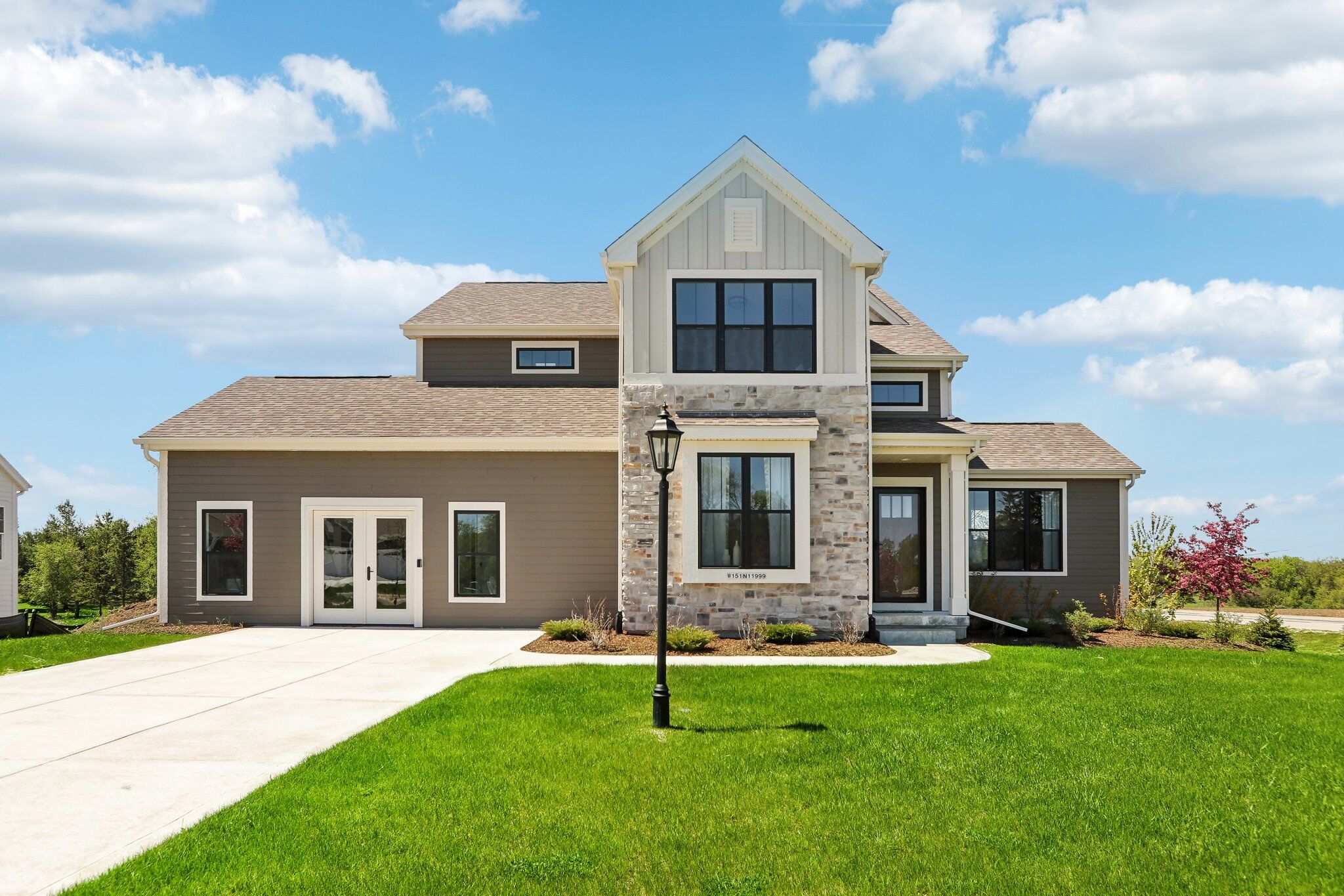 W151N11999 Mistletoe Rd-001